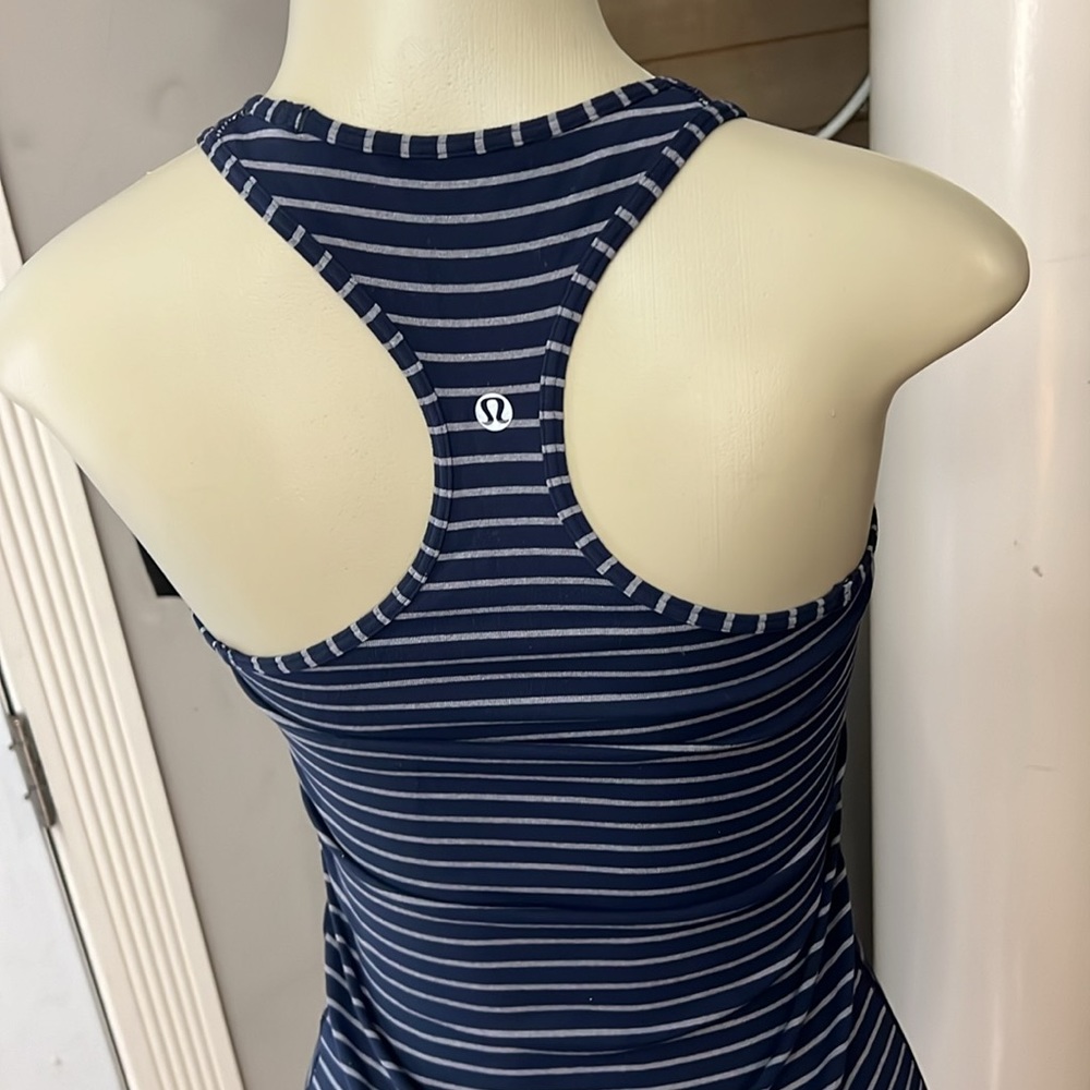 Lululemon - Picture 5 of 5